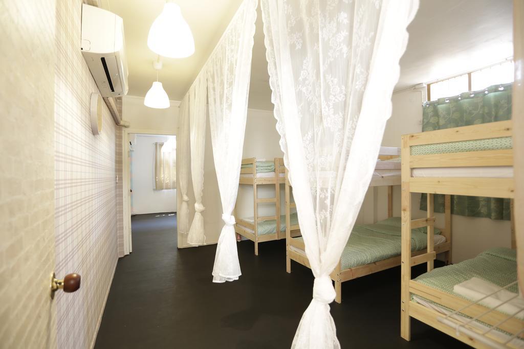 Tiger Lily Hostel Bangkok Zimmer foto