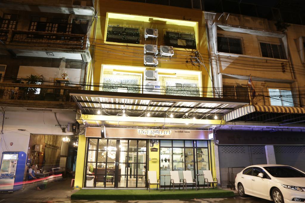 Tiger Lily Hostel Bangkok Exterior foto